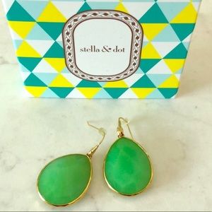 Stella & Dot jade green and gold earrings